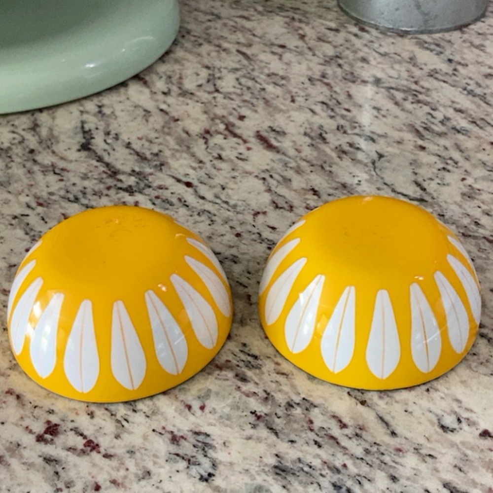 Two Cathrineholm 4 Inch Yellow and White Lotus Enamel Bowls - Picture 6 of 9